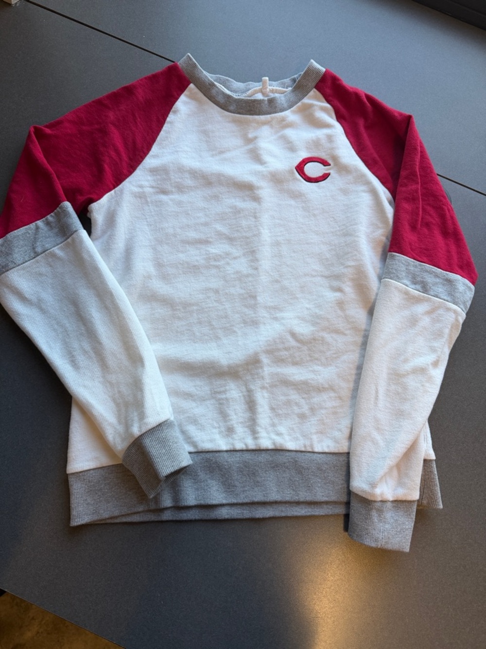 Antigua Cincinnati Reds MLB Baseball Colorblock Crewneck